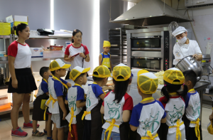 Tailijie Application Center Invited Children to Make Sugar-Free Cookies